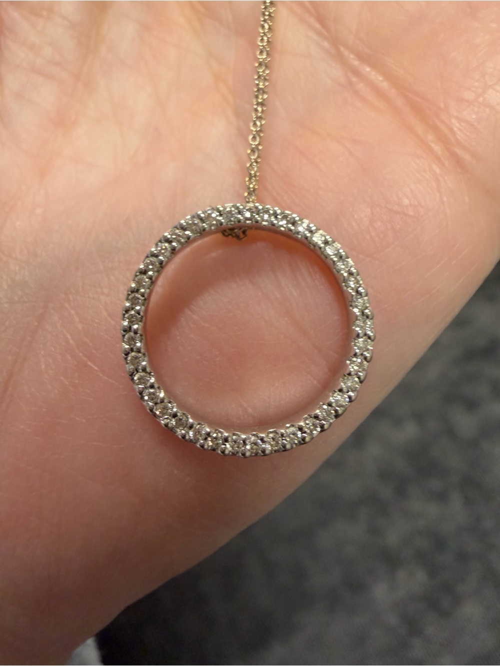 Roberto Coin Diamond Pavé Circle Necklace - Gold and White